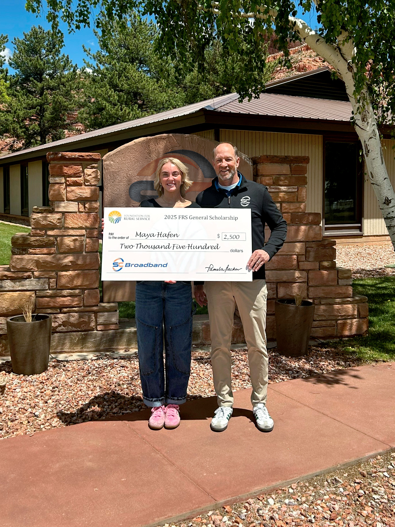 2025 FRS, SC Broadband Scholarship Picture with scb logo cropped